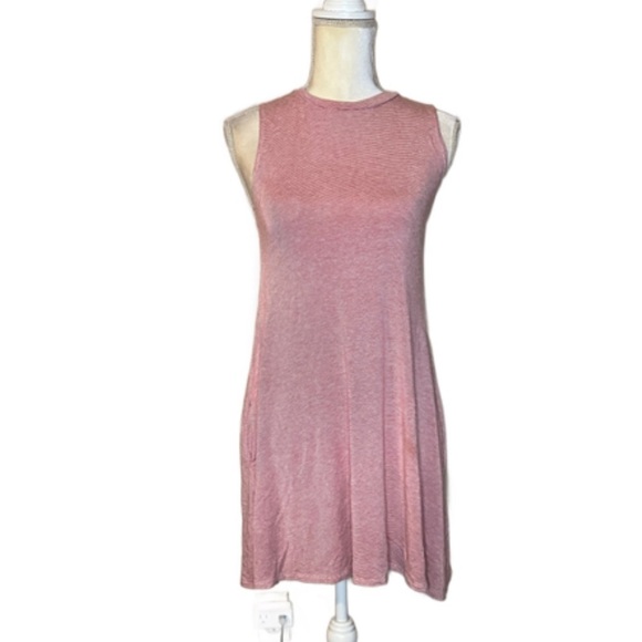 Elan Dresses & Skirts - ⭐️ 3 For $15 Elan Sleeveless Dress